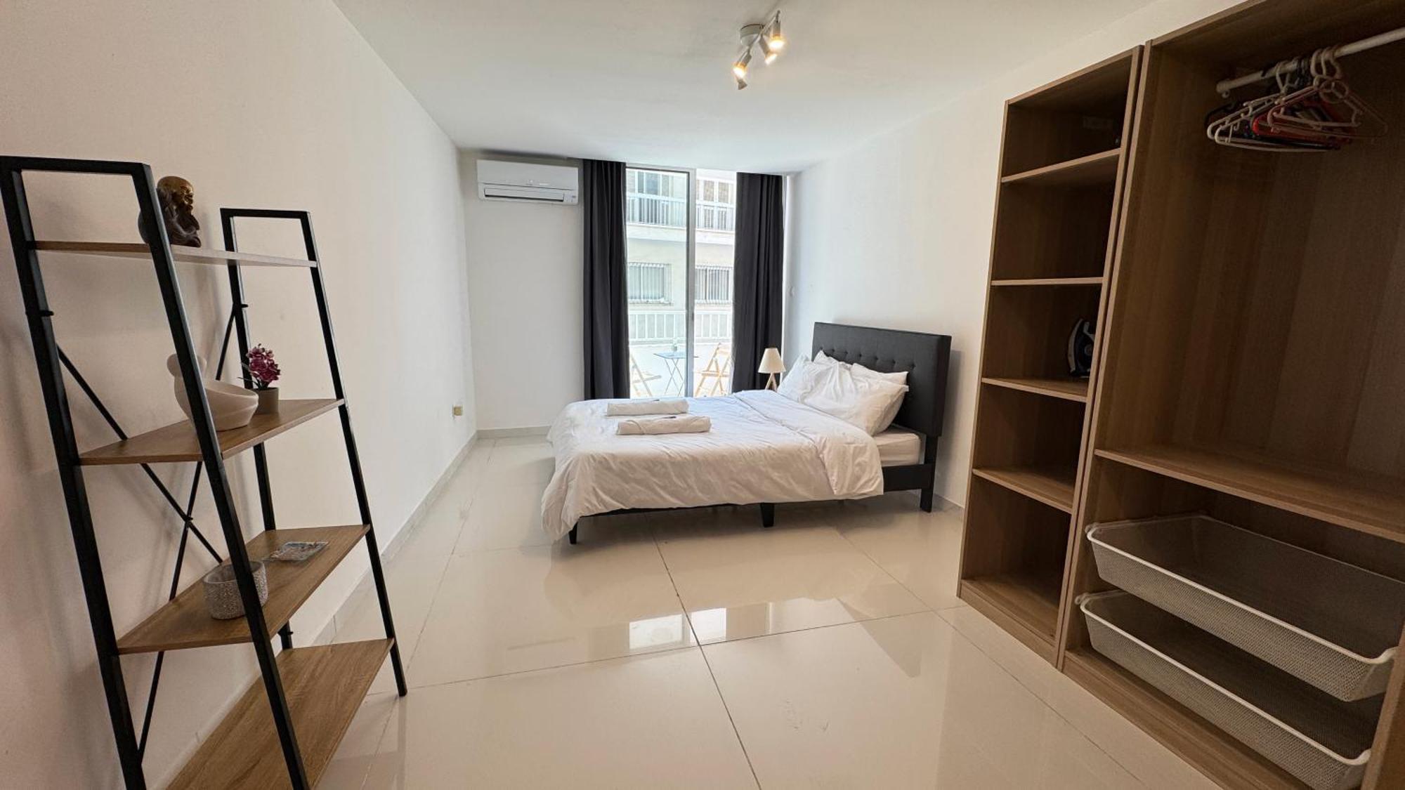 Apartment Majestic Seaside Finikoudes Larnaca
