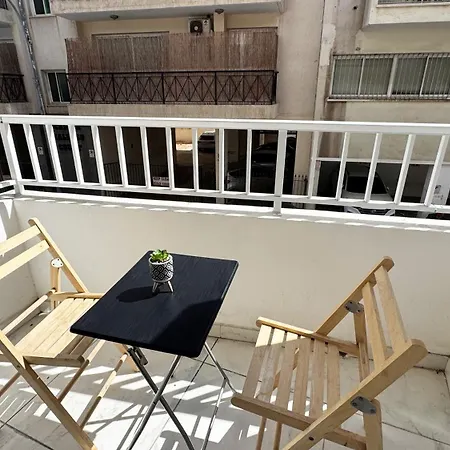 Majestic Seaside Larnaka Finikoudes Apartment Exterior photo